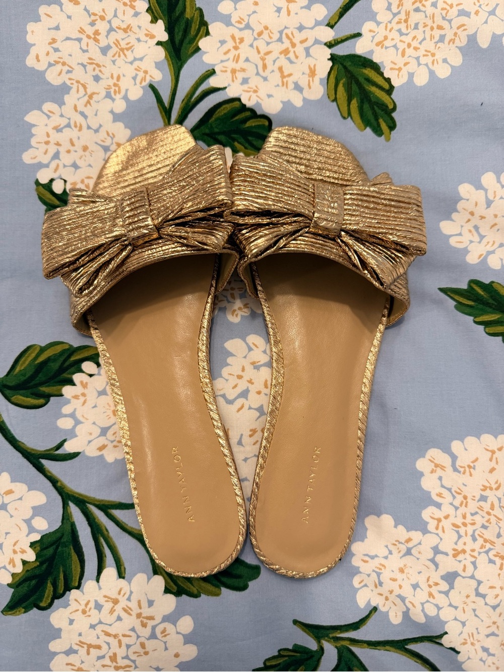 Ann Taylor Rose Gold Bow Slide Sandals!